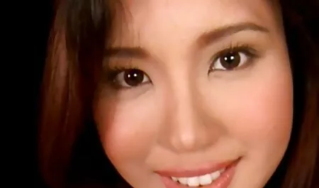 Dalam video lucah budak melayu kedua-dua lubang