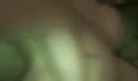 Atlet yang lucah budak sekolah melayu lembut untuk pertama kalinya, ada seorang ahli dalam pantat