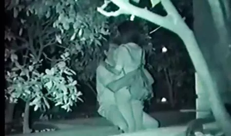 Sperma yang mengalir ke dalam budak melayu lucah dada, di perut