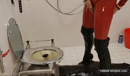 Bertemu dengan seorang gadis dengan cepat berubah menjadi cerita lucah main dengan budak kecik sesuatu yang menarik.