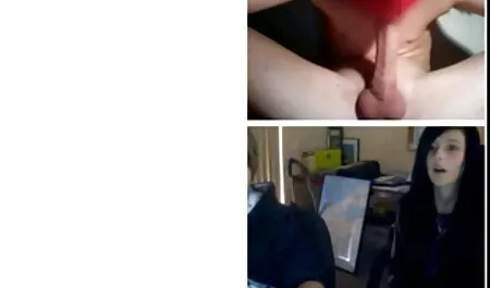 Semasa parti itu, perempuan sekolah bogel gadis-gadis suka anal