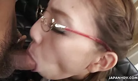 Teman wanita muda menghisap bibir pada Lemak blue budak melayu Ayam