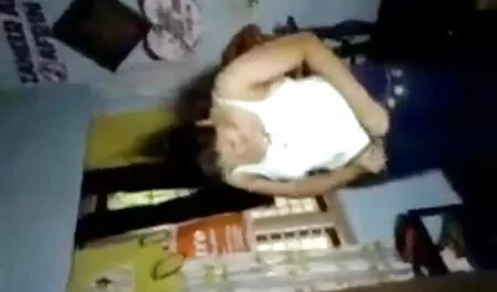 Gadis itu tidak mengganggu rasa video lucah melayu sekolah rindu di pantat.