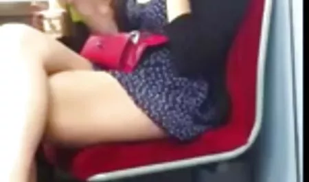 Dan mudah budak sekolah video lucah menyelinap ke halus dan lembut kambing kaki