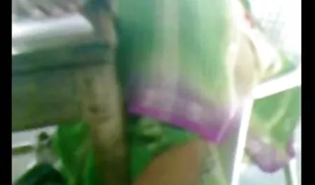 Dubur siap untuk perempuan sekolah bogel pekerjaan baru.