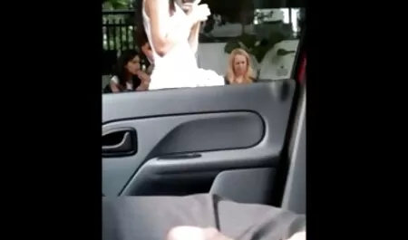 Dia gembira untuk mendapatkan video lucah budak melayu pantatnya