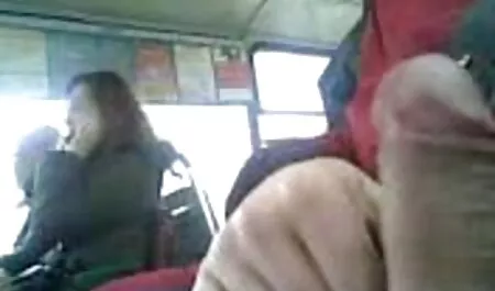 Berpura-pura menjadi polisi dan tetek budak budak rambut coklat