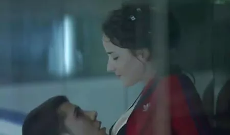 Pupa adalah malu ketika berhubungan lucah budak sekolah seks.