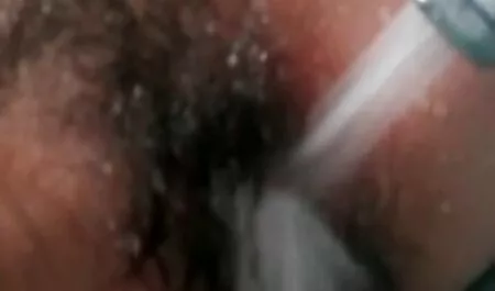 Orang yang memenuhi dua merajuk gadis. video lucah budak melayu