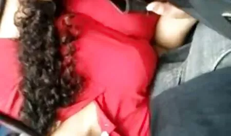 Gadis-gadis bersenang-senang di perusahaan dari seorang manusia budak sekolah kena jolok