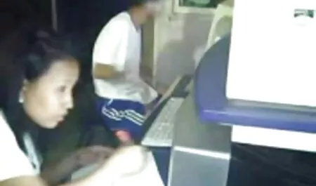 Sukan bos video lucah budak sekolah bermain dengan bawahan yang taat