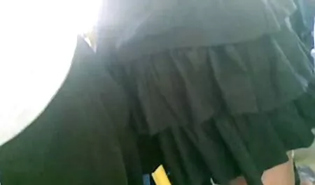 Rambut merah menunjukkan bagaimana cara melayu sex budak sekolah masturbasi.