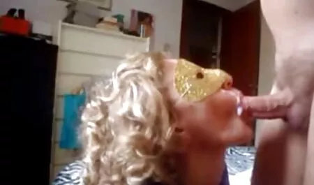 Mainan video lucah melayu sekolah untuk seorang gadis cantik